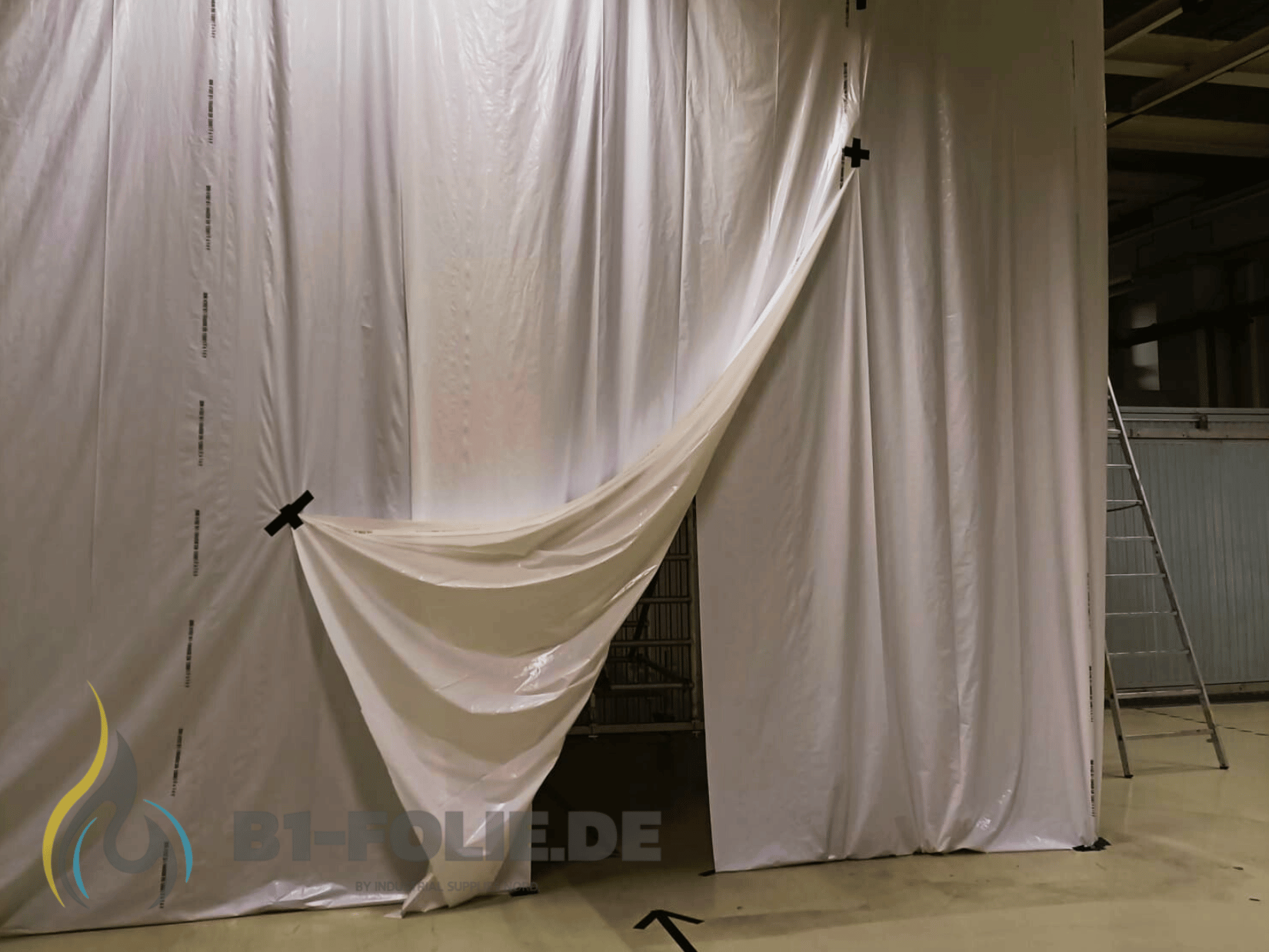 B1 LDPE Folie 30 µm für Messebau und Eventaufbauten