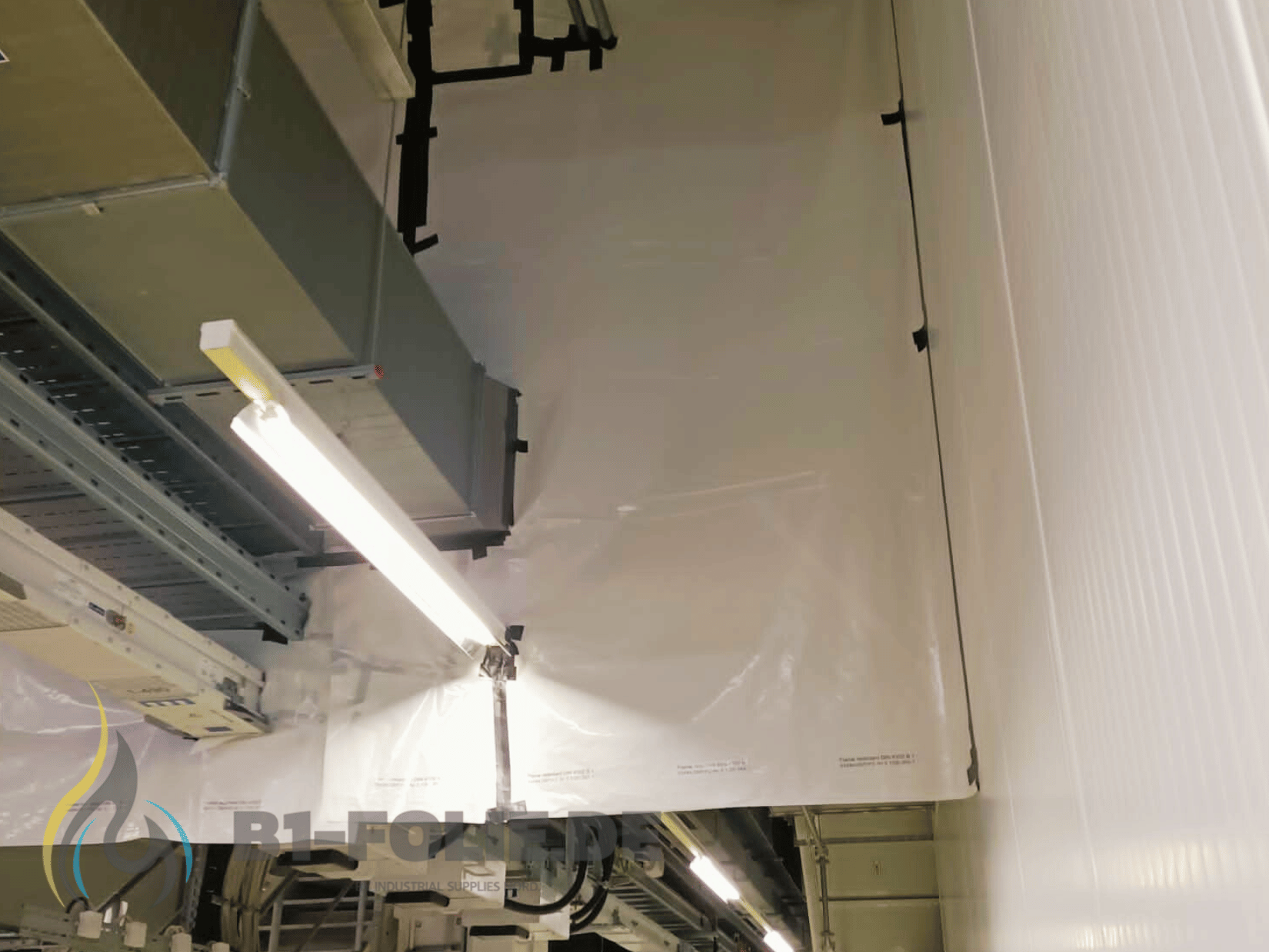Transparente B1 Brandschutzfolie 30 µm für gewerbliche Innen- und Außeneinsätze