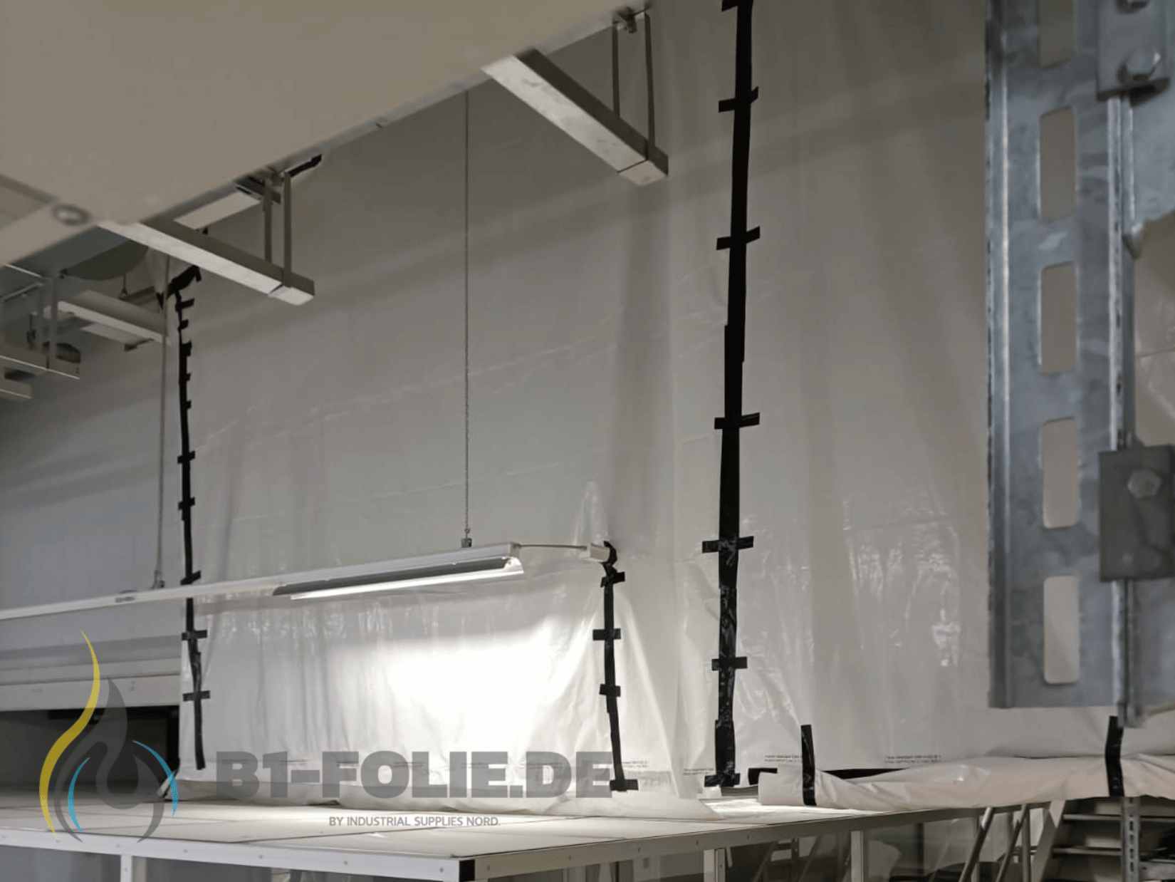 B1 LDPE Folie 30 µm – DIN 4102 zertifiziert, flexibel und wetterbeständig